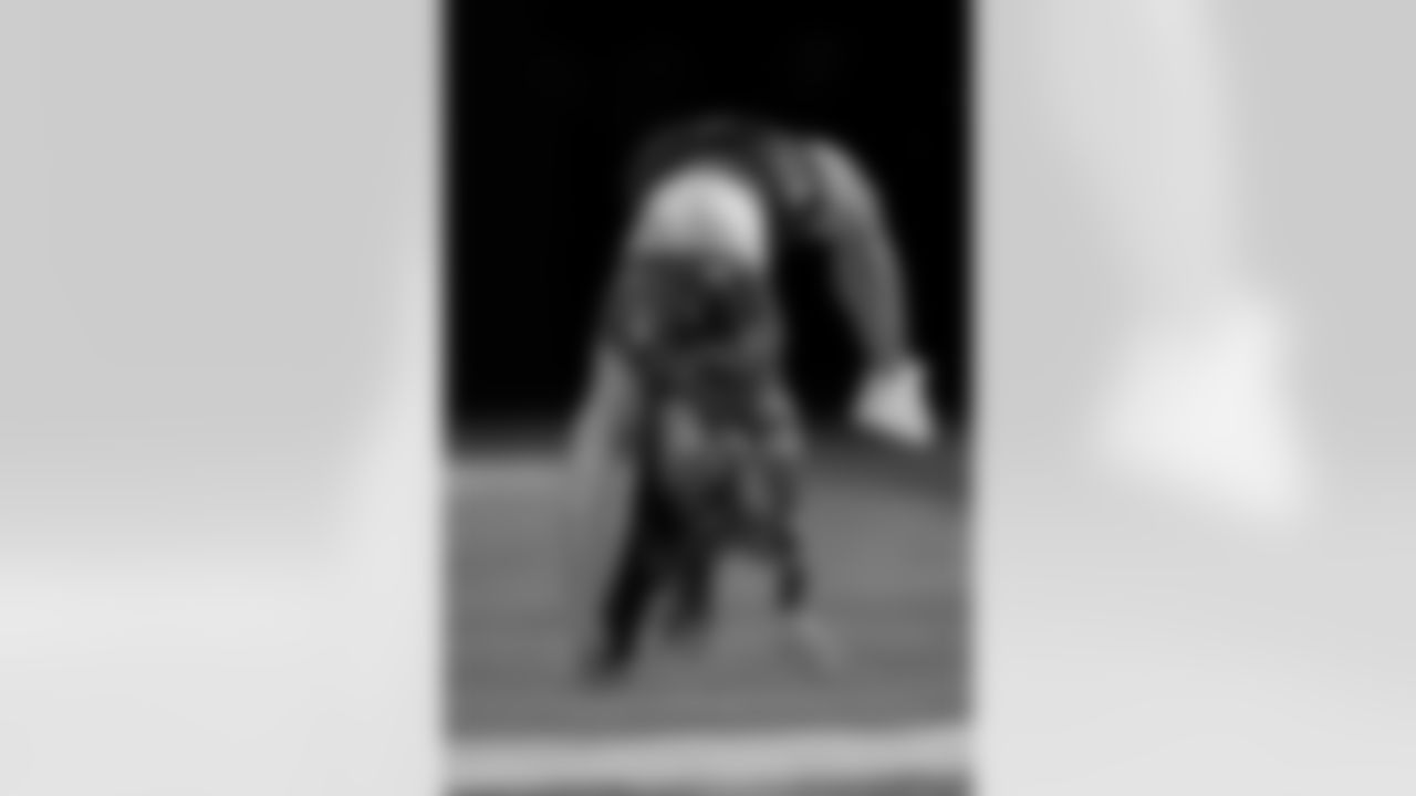 TAMPA, FL - November 09, 2025 - Tampa Bay Buccaneers Cheerleaders during the game between the New England Patriots and Tampa Bay Buccaneers. The Bucs lost the game, 28-23. Photo By Doug DeFelice/Tampa Bay Buccaneers