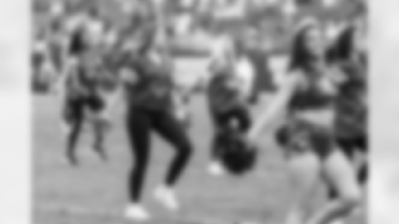 TAMPA, FL - December 07, 2025 - The Tampa Bay Buccaneers and New Orleans Saints during a regular season game at Raymond James Stadium. The Bucs lost the game, 24-20. Photo By Tori Richman/Tampa Bay Buccaneers