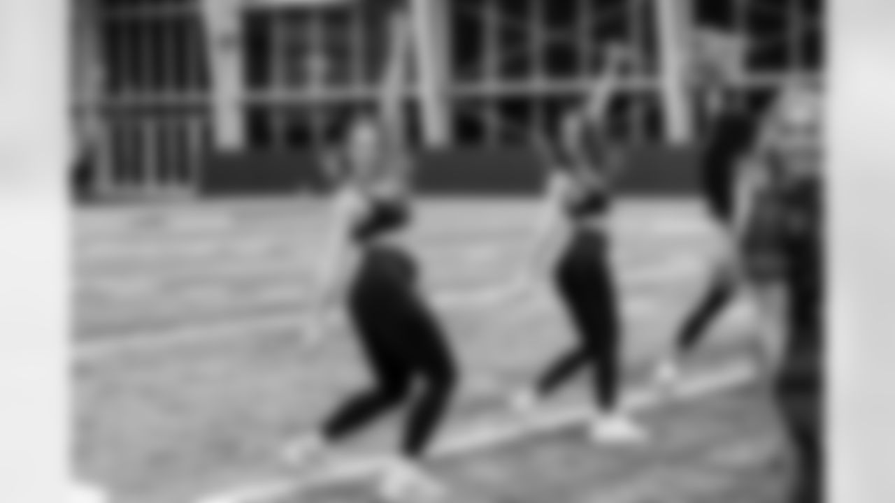 TAMPA, FL - November 19, 2025 - Tampa Bay Buccaneers Cheerleaders and Alumni during Field Rehearsal at AdventHealth Training Center. Photo By Tori Richman/Tampa Bay Buccaneers