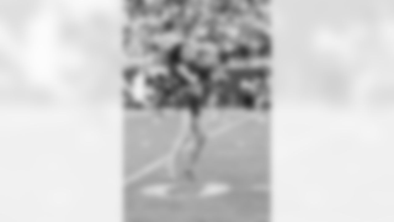 TAMPA, FL - December 07, 2025 - The Tampa Bay Buccaneers and New Orleans Saints during a regular season game at Raymond James Stadium. The Bucs lost the game, 24-20. Photo By Tori Richman/Tampa Bay Buccaneers