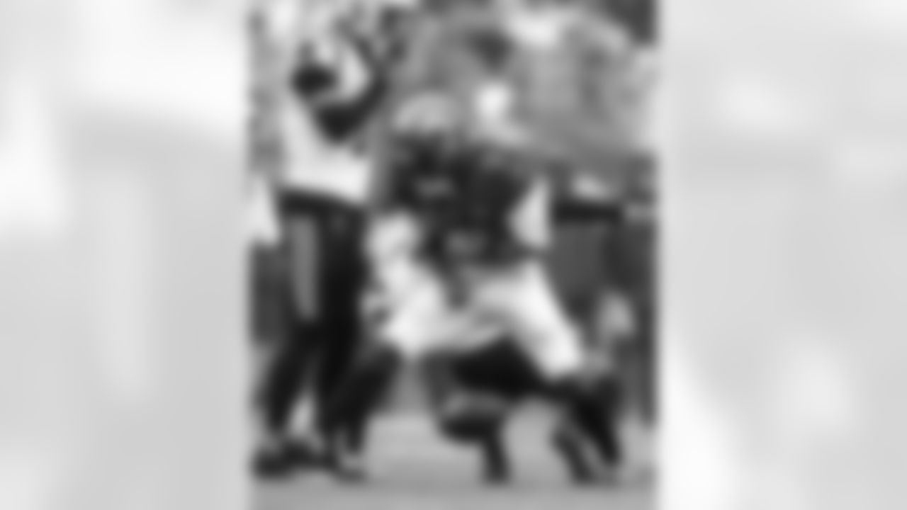 TAMPA, FL - January 03, 2026 - The Carolina Panthers and Tampa Bay Buccaneers play a regular season game at Raymond James Stadium. The Bucs won the game, 16-14. Photo By Doug DeFelice/Tampa Bay Buccaneers