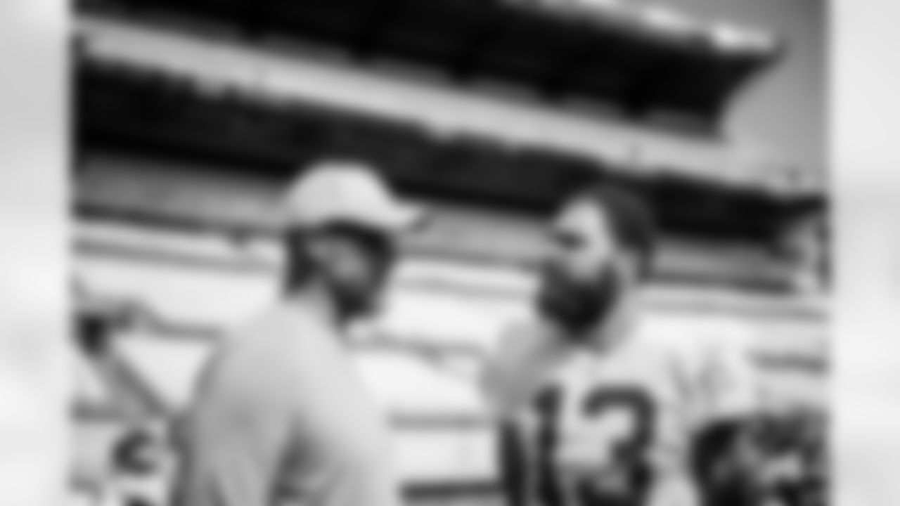 PITTSBURGH, PA - August 14, 2025 - Wide Receiver Mike Evans #13 of the Tampa Bay Buccaneers and Ben Roethlisberger during a joint practice with the Pittsburgh Steelers at Acrisure Stadium. Photo By Tori Richman/Tampa Bay Buccaneers