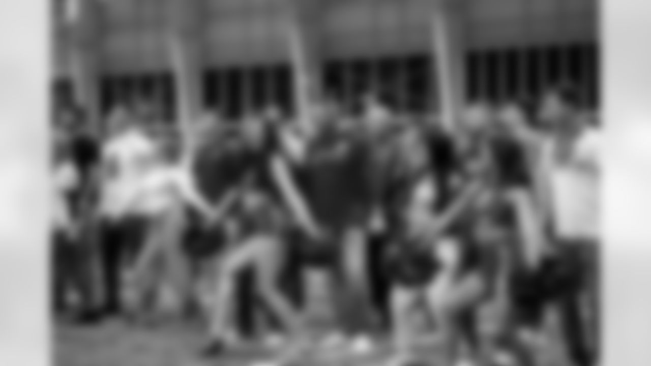 TAMPA, FL - January 02, 2026 - Tampa Bay Buccaneers Cheerleaders field rehearsal at AdventHealth Training Center. Photo By Tori Richman/Tampa Bay Buccaneers