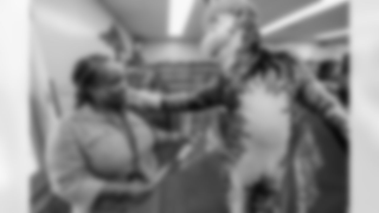 TAMPA, FL - March 03, 2026 - The Tampa Bay Buccaneers and Dr. Seuss Enterprises celebrate National Reading Month at Potter Elementary School. Photo By Doug DeFelice/Tampa Bay Buccaneers