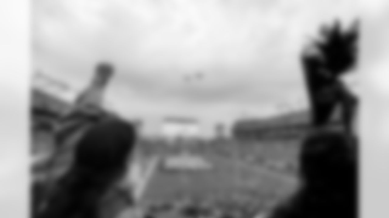 TAMPA, FL - December 07, 2025 - The Tampa Bay Buccaneers and New Orleans Saints during a regular season game at Raymond James Stadium. The Bucs lost the game, 24-20. Photo By Dave Pullis/Tampa Bay Buccaneers