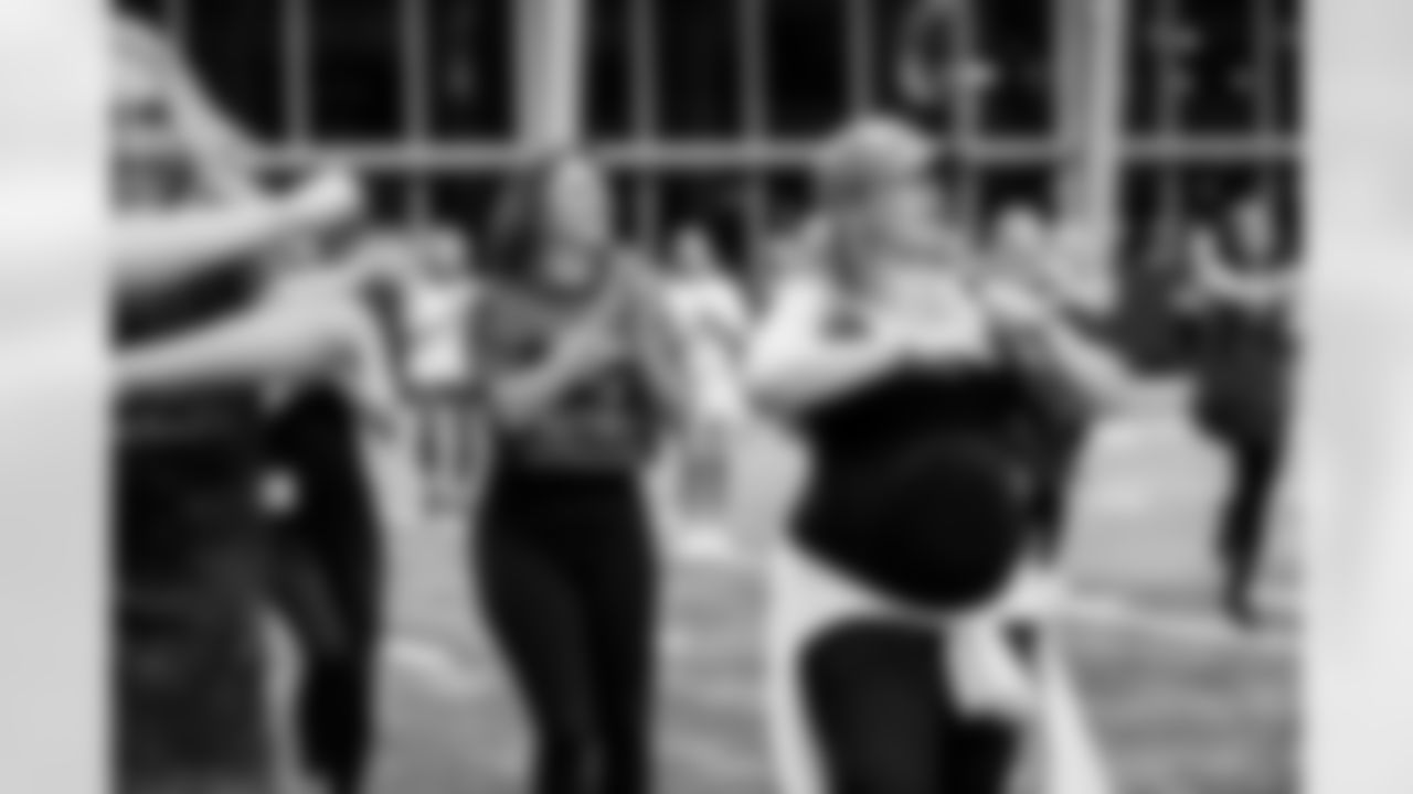 TAMPA, FL - November 19, 2025 - Tampa Bay Buccaneers Cheerleaders and Alumni during Field Rehearsal at AdventHealth Training Center. Photo By Tori Richman/Tampa Bay Buccaneers