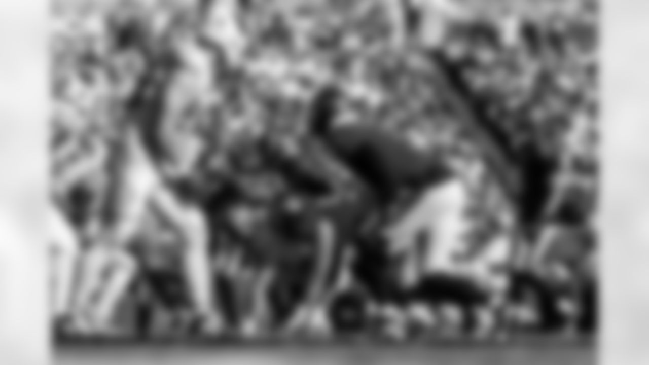 TAMPA, FL - November 30, 2025 - The Tampa Bay Buccaneers defense during the game between the Arizona Cardinals and Tampa Bay Buccaneers. The Bucs won the game, 20-17. Photo By Doug DeFelice/Tampa Bay Buccaneers