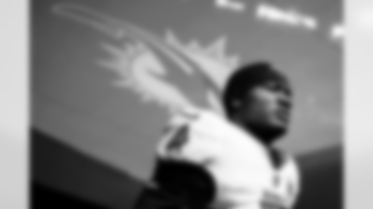 MIAMI GARDENS, FL - December 28, 2025 - Running Back Bucky Irving #7 of the Tampa Bay Buccaneers before the game between the Tampa Bay Buccaneers and Miami Dolphins. The Bucs lost the game, 20-17. Photo By Kyle Zedaker/Tampa Bay Buccaneers