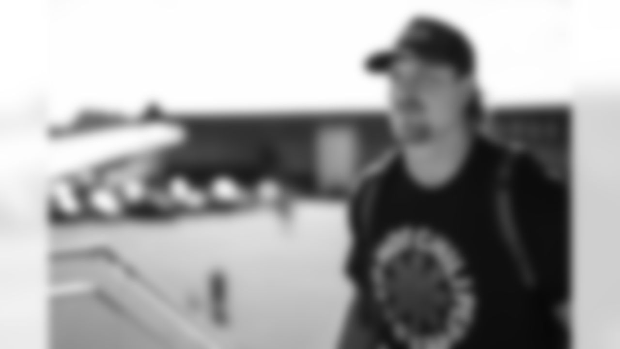 TAMPA, FL - November 22, 2025 - Guard Luke Haggard #72 of the Tampa Bay Buccaneers departs before the game against the Los Angeles Rams. Photo By Tori Richman/Tampa Bay Buccaneers