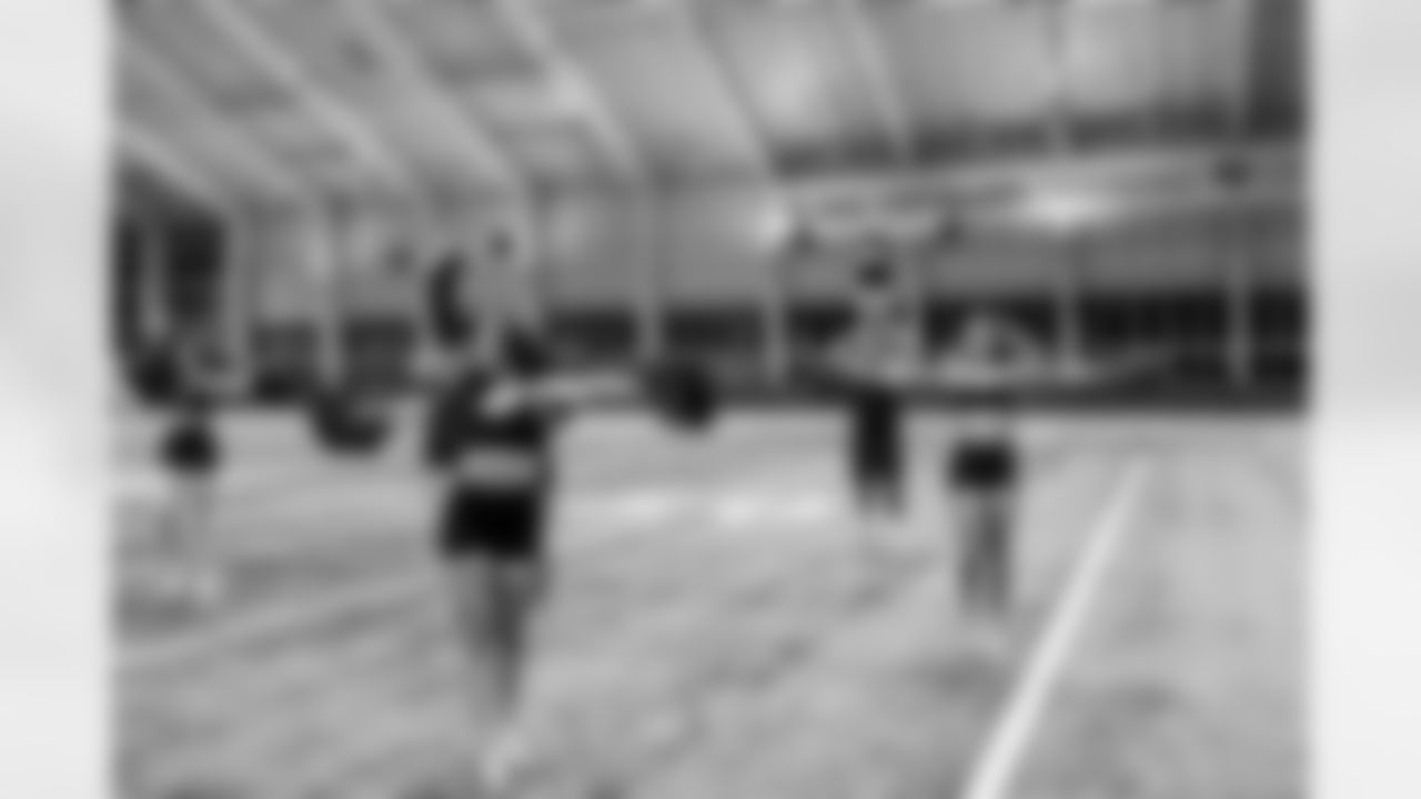 TAMPA, FL - November 20, 2025 - Tampa Bay Buccaneers Cheerleaders during Field Rehearsal at AdventHealth Training Center. Photo By Tori Richman/Tampa Bay Buccaneers