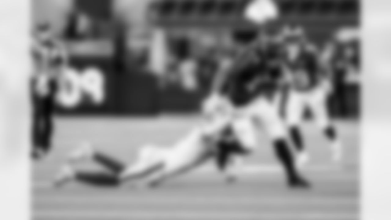 INGLEWOOD, CA - November 23, 2025 - Running Back Sean Tucker #44 of the Tampa Bay Buccaneers during the game between the Tampa Bay Buccaneers and Los Angeles Rams. The Bucs lost the game, 34-7. Photo By Tori Richman/Tampa Bay Buccaneers