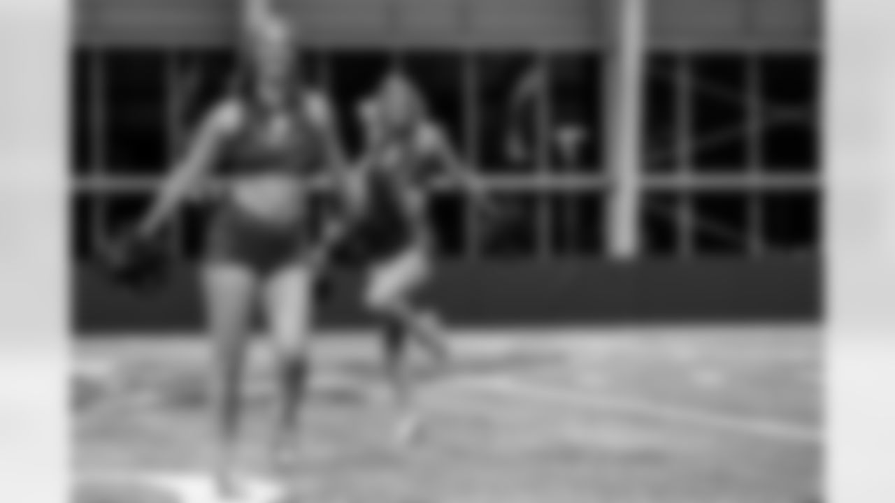 TAMPA, FL - January 02, 2026 - Tampa Bay Buccaneers Cheerleaders field rehearsal at AdventHealth Training Center. Photo By Tori Richman/Tampa Bay Buccaneers