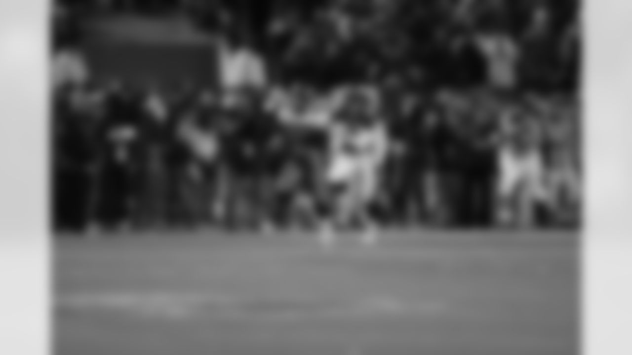 PHILADELPHIA, PA - JANUARY 19: Cornerback Ronde Barber #20 of the Tampa Bay Buccaneers returns an interception 92-yards for a touchdown against the Philadelphia Eagles during the NFC Championship Game at Veterans Stadium on January 19, 2003 in Philadelphia, Pennsylvania. The Buccaneers won 27-10. (J Meric/Tampa Bay Buccaneers)