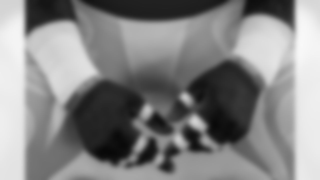 INGLEWOOD, CA - November 23, 2025 - Defensive Lineman C.J. Brewer #52 of the Tampa Bay Buccaneers before the game between the Tampa Bay Buccaneers and Los Angeles Rams. The Bucs lost the game, 34-7. Photo By Tori Richman/Tampa Bay Buccaneers