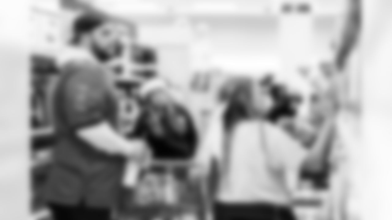 TAMPA, FL - December 15, 2025 - The Tampa Bay Buccaneers offensive line hosts the annual 'O-Line Lights Up Christmas' event providing holiday shopping sprees for local children. Photo By Kyle Zedaker/Tampa Bay Buccaneers