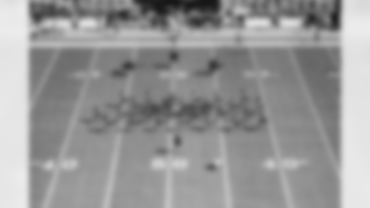 TAMPA, FL - November 30, 2025 - Tampa Bay Buccaneers Cheerleaders during the game between the Arizona Cardinals and Tampa Bay Buccaneers. The Bucs won the game, 20-17. Photo By Mike Carlson/Tampa Bay Buccaneers