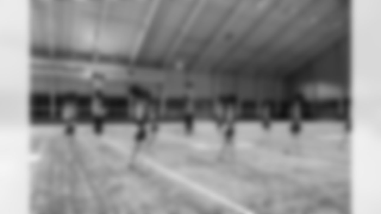 TAMPA, FL - November 20, 2025 - Tampa Bay Buccaneers Cheerleaders during Field Rehearsal at AdventHealth Training Center. Photo By Tori Richman/Tampa Bay Buccaneers