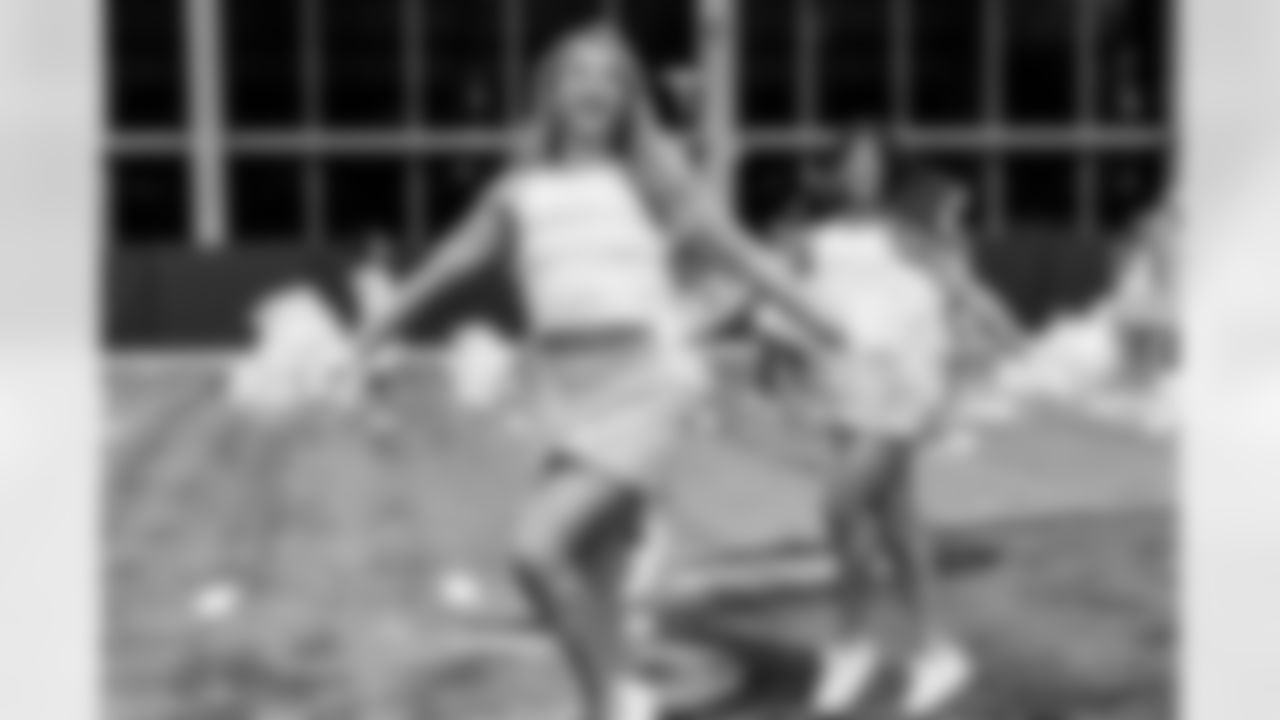 TAMPA, FL - December 09, 2025 - Tampa Bay Buccaneers Cheerleaders during Field Rehearsal at AdventHealth Training Center. Photo By Tori Richman/Tampa Bay Buccaneers