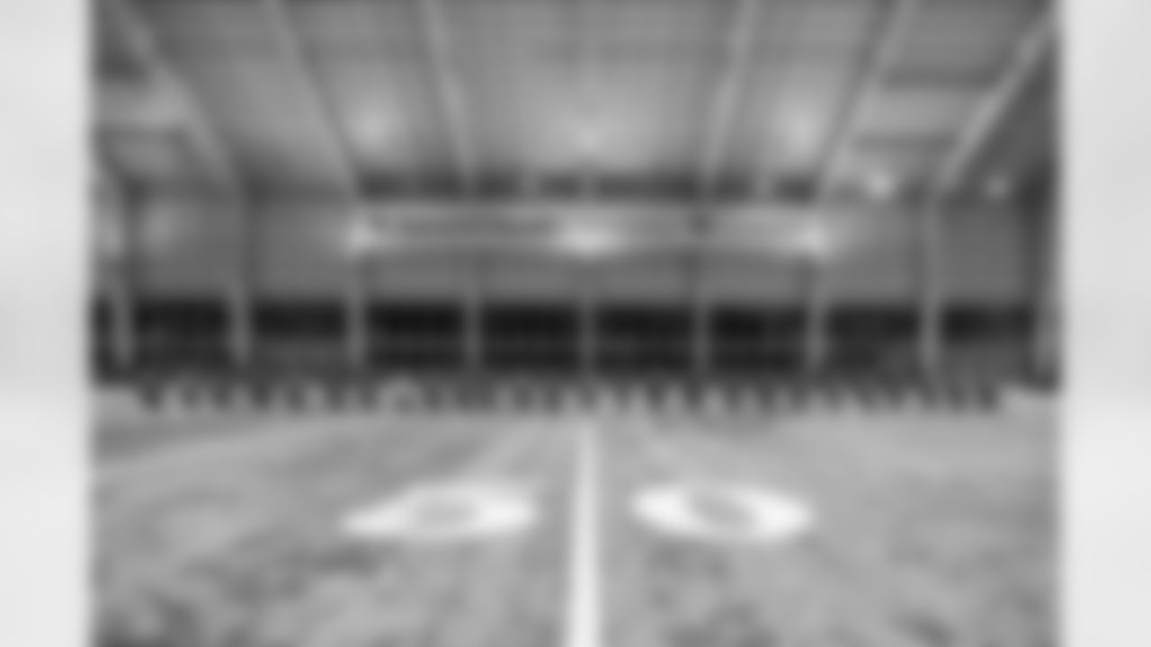 TAMPA, FL - December 04, 2025 - Tampa Bay Buccaneers Cheerleaders field rehearsal at AdventHealth Training Center. Photo By Tori Richman/Tampa Bay Buccaneers