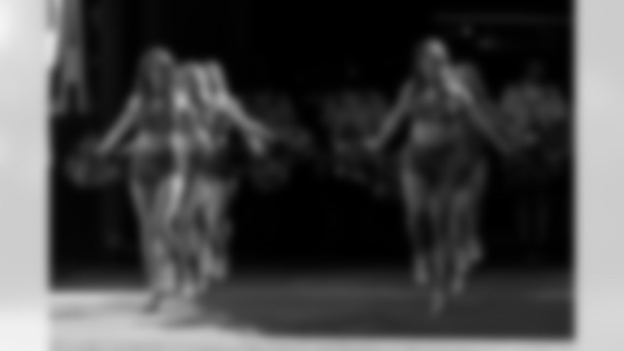 TAMPA, FL - November 30, 2025 - Tampa Bay Buccaneers Cheerleaders during the game between the Arizona Cardinals and Tampa Bay Buccaneers. The Bucs won the game, 20-17. Photo By Doug DeFelice/Tampa Bay Buccaneers