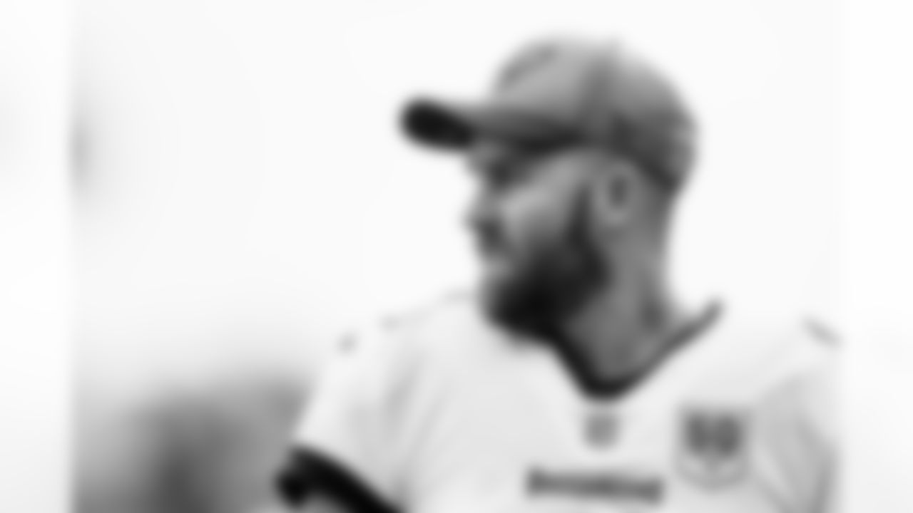 TAMPA, FL - November 09, 2025 - Kicker Chase McLaughlin #4 of the Tampa Bay Buccaneers during the game between the New England Patriots and Tampa Bay Buccaneers. The Bucs lost the game, 28-23. Photo By Kyle Zedaker/Tampa Bay Buccaneers