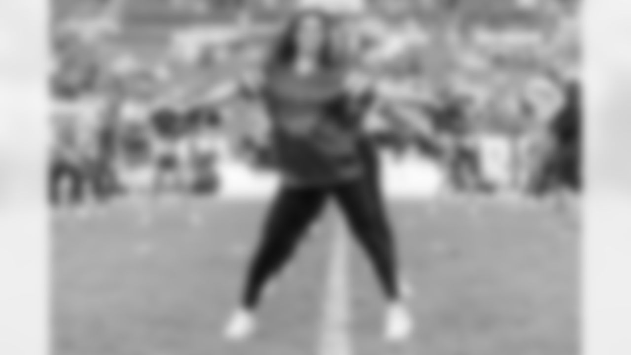 TAMPA, FL - December 07, 2025 - The Tampa Bay Buccaneers and New Orleans Saints during a regular season game at Raymond James Stadium. The Bucs lost the game, 24-20. Photo By Doug DeFelice/Tampa Bay Buccaneers