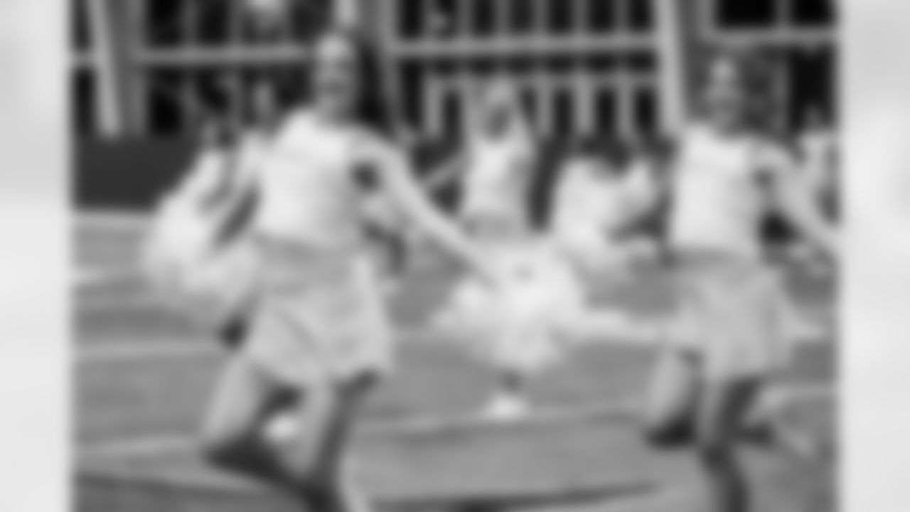 TAMPA, FL - December 09, 2025 - Tampa Bay Buccaneers Cheerleaders during Field Rehearsal at AdventHealth Training Center. Photo By Tori Richman/Tampa Bay Buccaneers