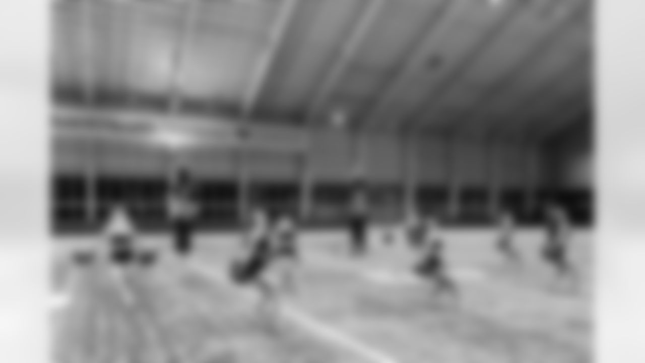 TAMPA, FL - November 20, 2025 - Tampa Bay Buccaneers Cheerleaders during Field Rehearsal at AdventHealth Training Center. Photo By Tori Richman/Tampa Bay Buccaneers