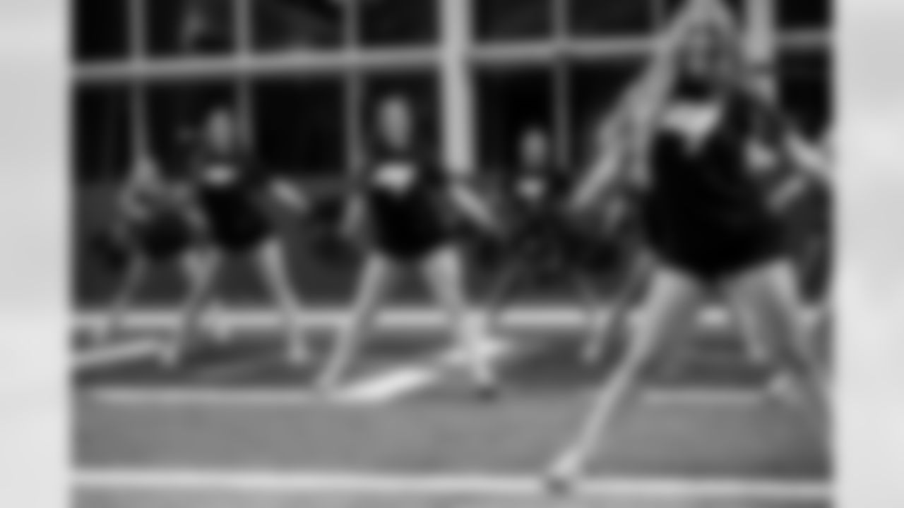 TAMPA, FL - December 04, 2025 - Tampa Bay Buccaneers Cheerleaders field rehearsal at AdventHealth Training Center. Photo By Tori Richman/Tampa Bay Buccaneers