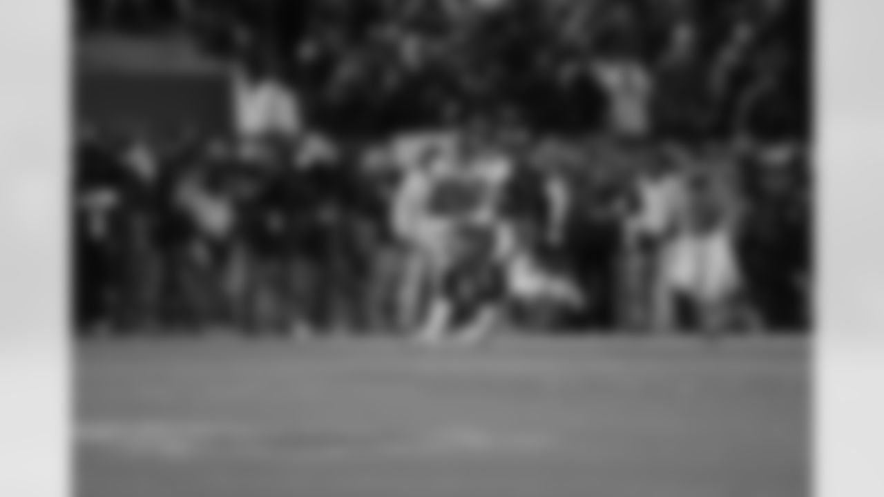 PHILADELPHIA, PA - JANUARY 19: Cornerback Ronde Barber #20 of the Tampa Bay Buccaneers returns an interception 92-yards for a touchdown against the Philadelphia Eagles during the NFC Championship Game at Veterans Stadium on January 19, 2003 in Philadelphia, Pennsylvania. The Buccaneers won 27-10. (J Meric/Tampa Bay Buccaneers)