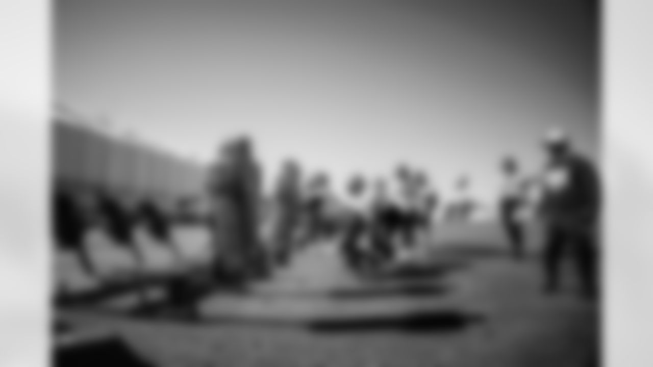 TAMPA, FL - December 31, 2025 - Week 18 Practice at AdventHealth Training Center. Photo By Tori Richman/Tampa Bay Buccaneers