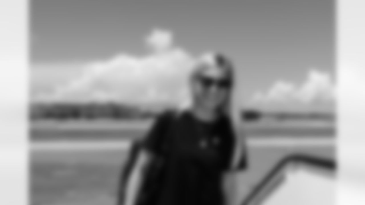 ATLANTA, GA - September 06, 2025 - Luxury Suite Excursion departs for the game between the Tampa Bay Buccaneers and Atlanta Falcons. The Bucs won the game, 23-20. Photo By Doug DeFelice/Tampa Bay Buccaneers