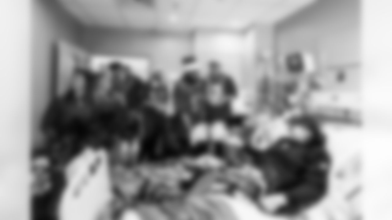 ST. PETERSBURG, FL - December 16, 2025 - Rookie Club visit to Johns Hopkins All Children's Hospital. Photo By Tori Richman/Tampa Bay Buccaneers