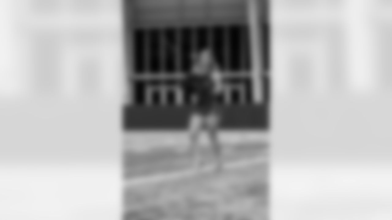 TAMPA, FL - January 02, 2026 - Tampa Bay Buccaneers Cheerleaders field rehearsal at AdventHealth Training Center. Photo By Tori Richman/Tampa Bay Buccaneers