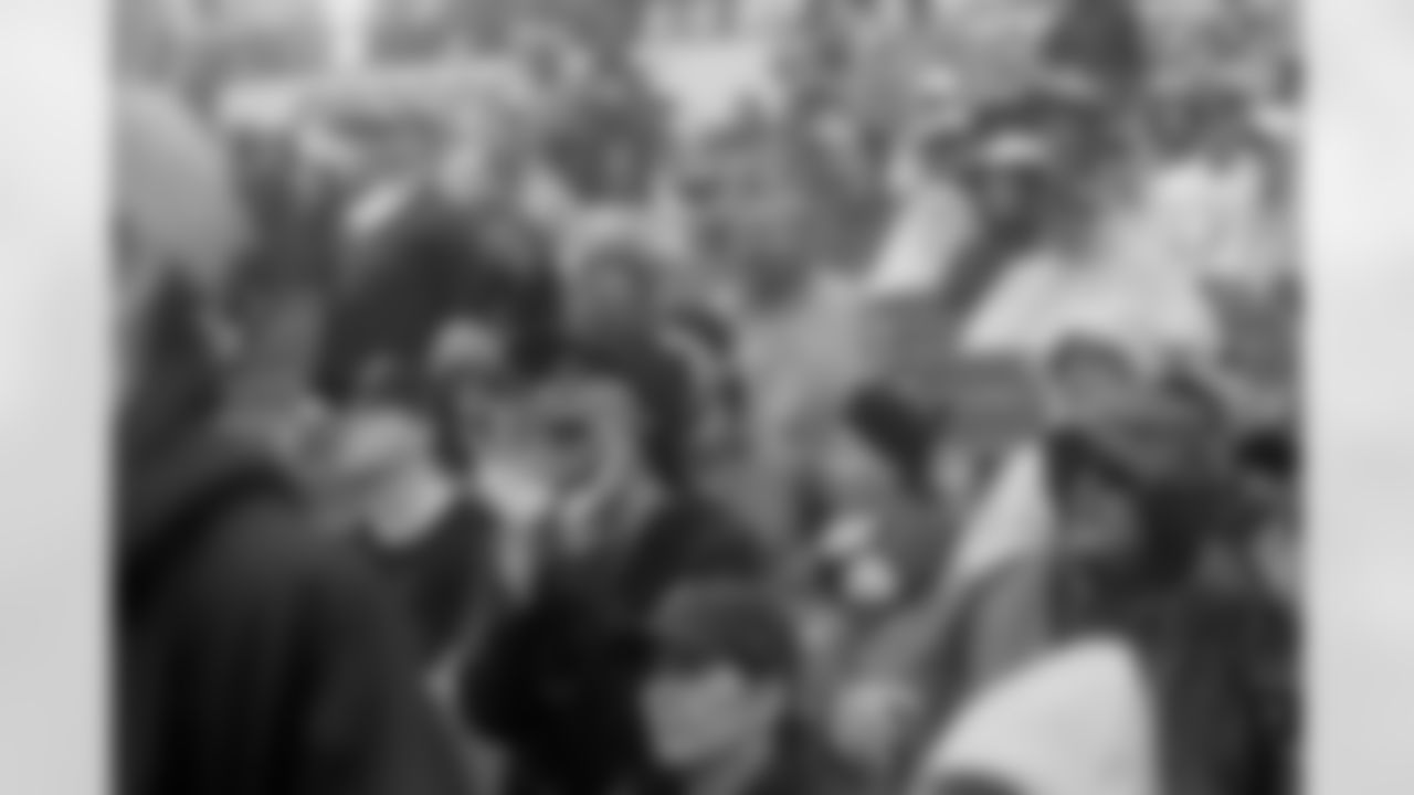 TAMPA, FL - December 07, 2025 - The Tampa Bay Buccaneers and New Orleans Saints during a regular season game at Raymond James Stadium. The Bucs lost the game, 24-20. Photo By Dave Pullis/Tampa Bay Buccaneers