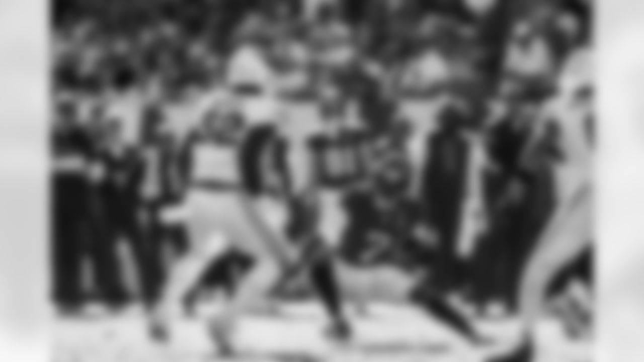 TAMPA, FL - November 30, 2025 - Running Back Bucky Irving #7 of the Tampa Bay Buccaneers during the game between the Arizona Cardinals and Tampa Bay Buccaneers. The Bucs won the game, 20-17. Photo By Tori Richman/Tampa Bay Buccaneers