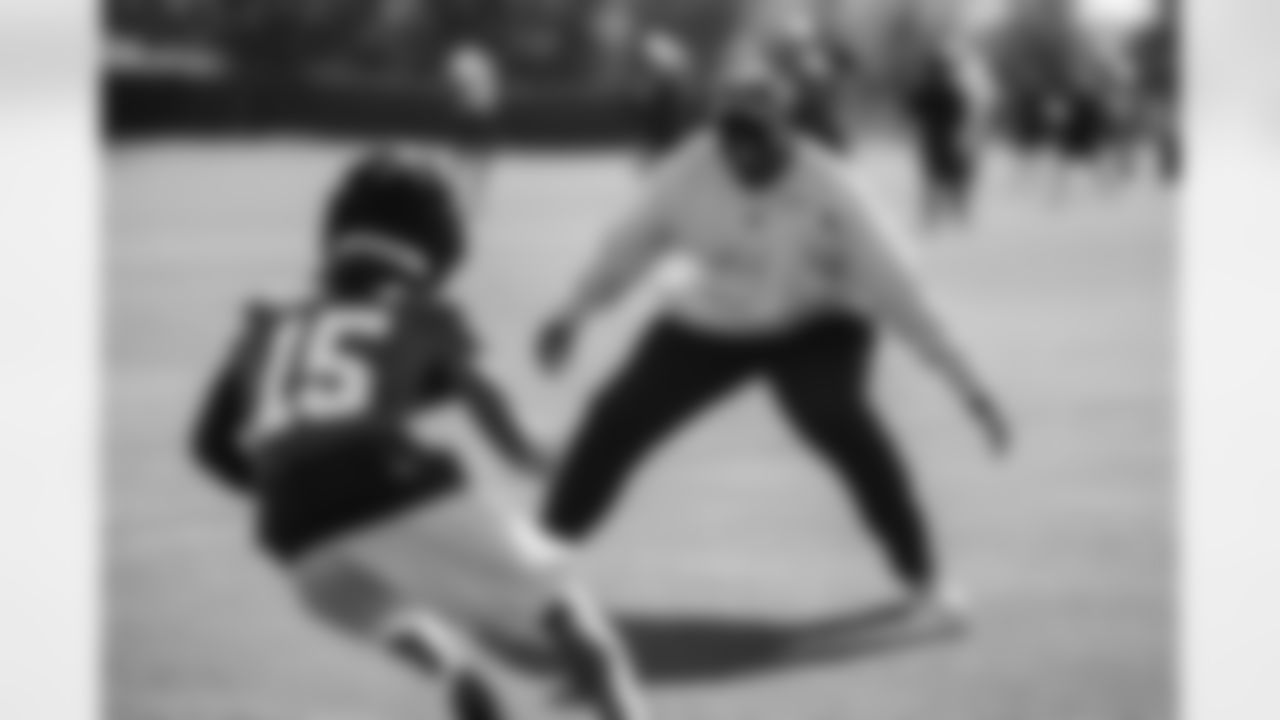 TAMPA, FL - December 04, 2025 - Wide Receiver Tez Johnson #15 and Head Coach Todd Bowles of the Tampa Bay Buccaneers during practice at AdventHealth Training Center. Photo By Tori Richman/Tampa Bay Buccaneers