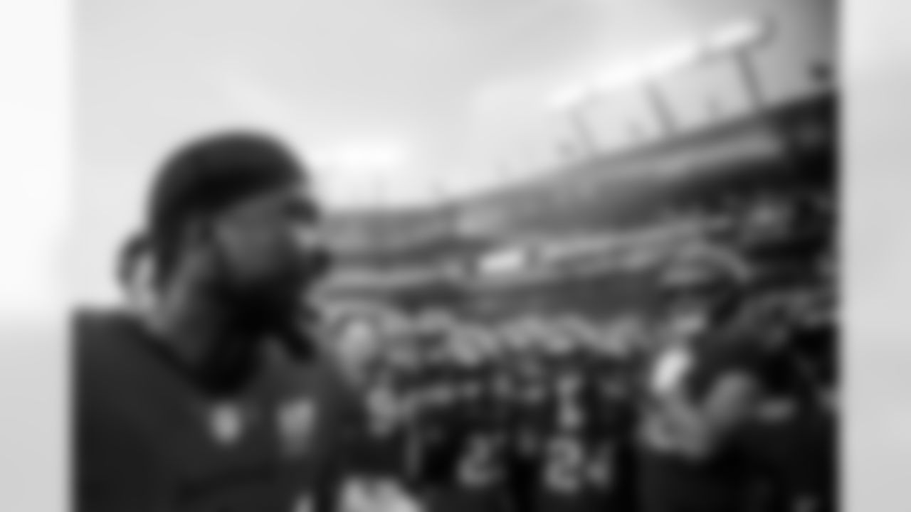 TAMPA, FL - August 09, 2025 - Inside Linebacker Lavonte David #54 of the Tampa Bay Buccaneers before the preseason game between the Tennessee Titans and Tampa Bay Buccaneers. The Bucs won the game, 29-7. Photo By Kyle Zedaker/Tampa Bay Buccaneers