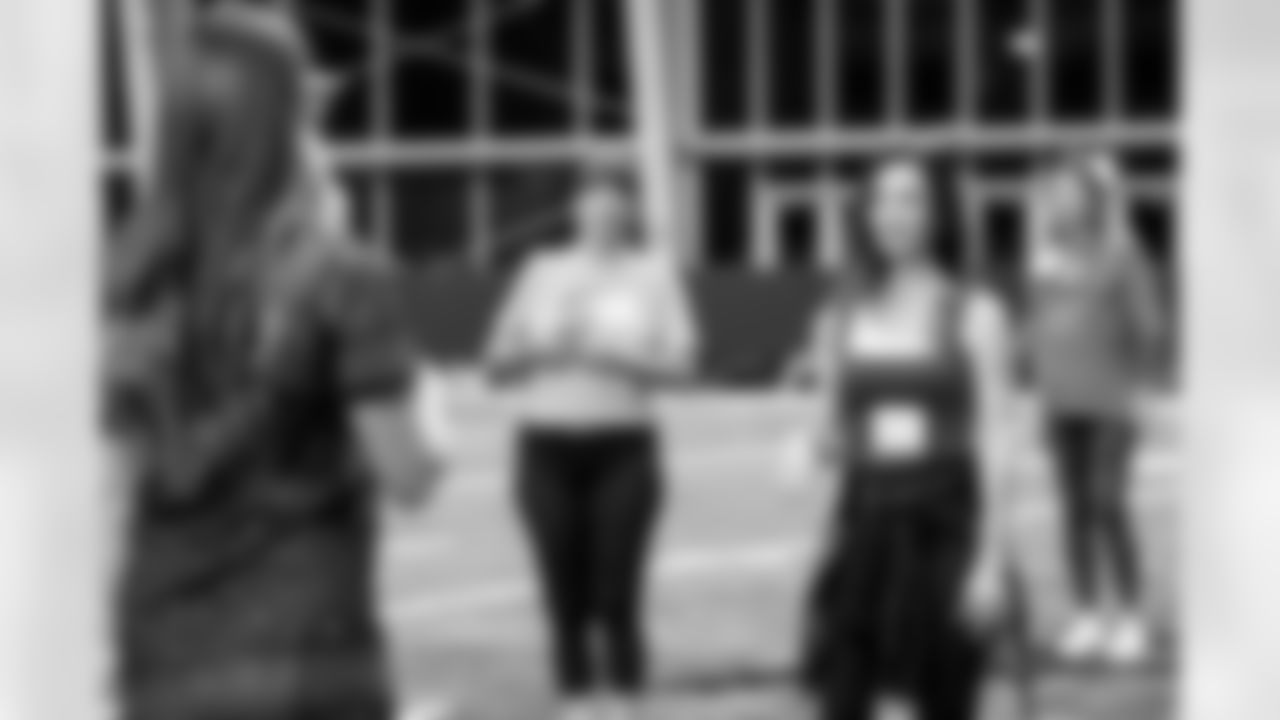 TAMPA, FL - November 19, 2025 - Tampa Bay Buccaneers Cheerleaders and Alumni during Field Rehearsal at AdventHealth Training Center. Photo By Tori Richman/Tampa Bay Buccaneers