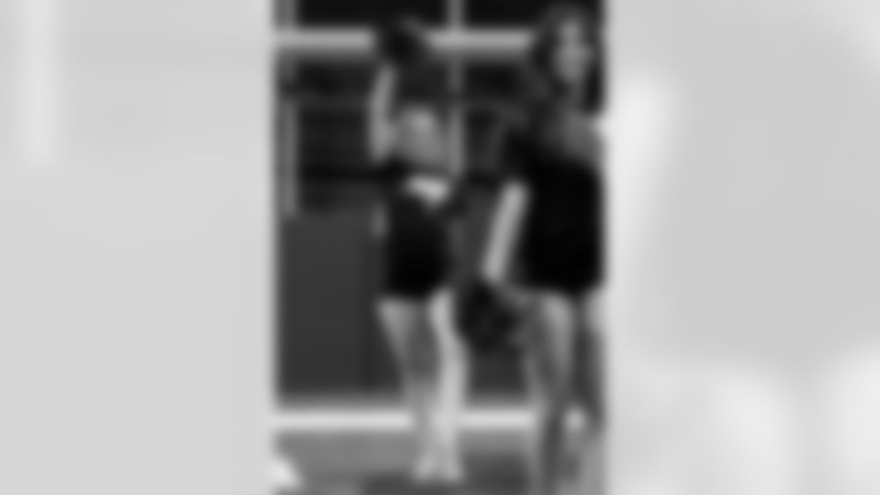 TAMPA, FL - December 04, 2025 - Tampa Bay Buccaneers Cheerleaders field rehearsal at AdventHealth Training Center. Photo By Tori Richman/Tampa Bay Buccaneers