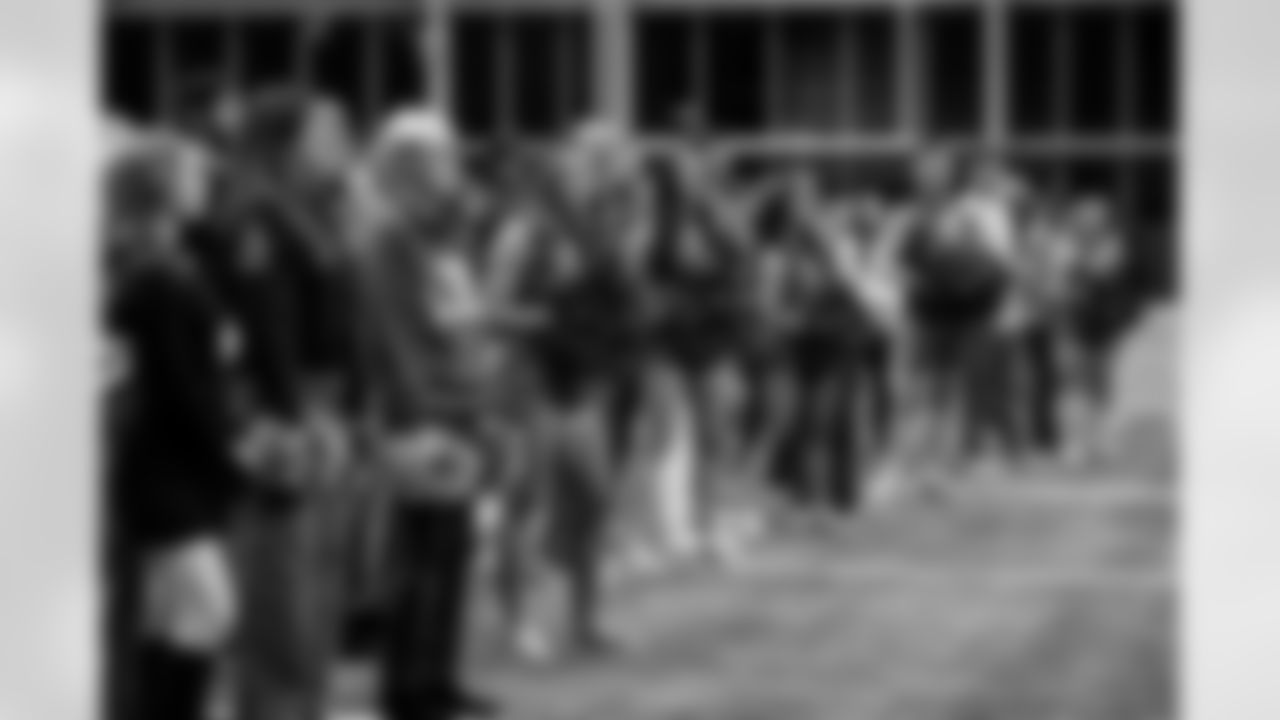 TAMPA, FL - January 02, 2026 - Tampa Bay Buccaneers Cheerleaders field rehearsal at AdventHealth Training Center. Photo By Tori Richman/Tampa Bay Buccaneers