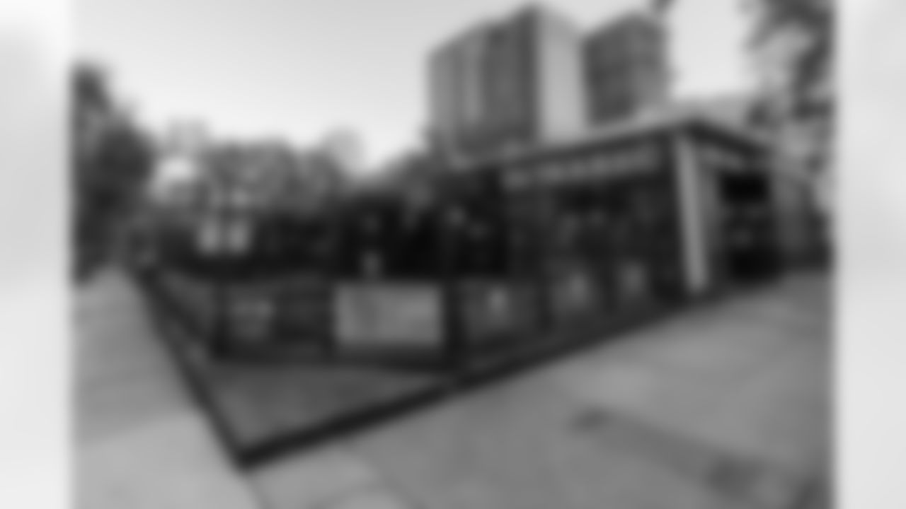 ST. PETERSBURG, FL - November 13, 2025 - "Bucs Run" Raise The Flags event with Pinellas Run Club at Park & Rec in St. Petersburg. Photo By Doug DeFelice/Tampa Bay Buccaneers