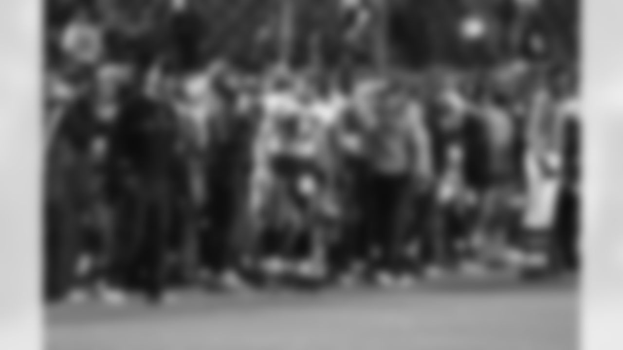 PHILADELPHIA, PA - JANUARY 19: Safety John Lynch #47 and Head Coach Jon Gruden of the Tampa Bay Buccaneers celebrate during the final seconds against the Philadelphia Eagles during the NFC Championship Game at Veterans Stadium on January 19, 2003 in Philadelphia, Pennsylvania. The Buccaneers won 27-10. (Jim Enos/Tampa Bay Buccaneers)