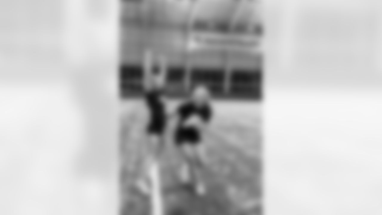 TAMPA, FL - December 04, 2025 - Tampa Bay Buccaneers Cheerleaders field rehearsal at AdventHealth Training Center. Photo By Tori Richman/Tampa Bay Buccaneers