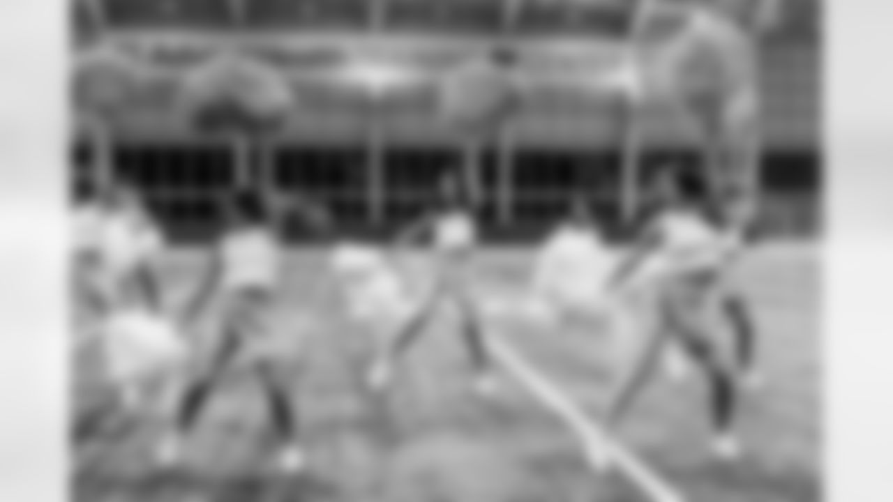 TAMPA, FL - December 09, 2025 - Tampa Bay Buccaneers Cheerleaders during Field Rehearsal at AdventHealth Training Center. Photo By Tori Richman/Tampa Bay Buccaneers