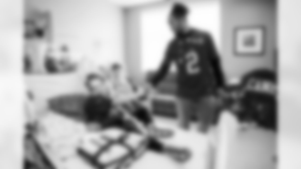 ST. PETERSBURG, FL - December 16, 2025 - Rookie Club visit to Johns Hopkins All Children's Hospital. Photo By Tori Richman/Tampa Bay Buccaneers