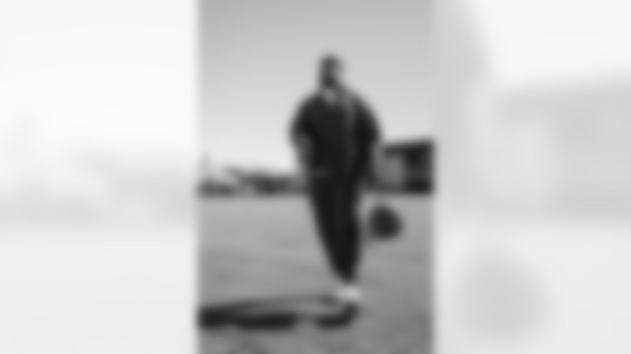 TAMPA, FL - December 20, 2025 - The Tampa Bay Buccaneers depart before the Week 16 game against the Carolina Panthers. Photo By Tori Richman/Tampa Bay Buccaneers