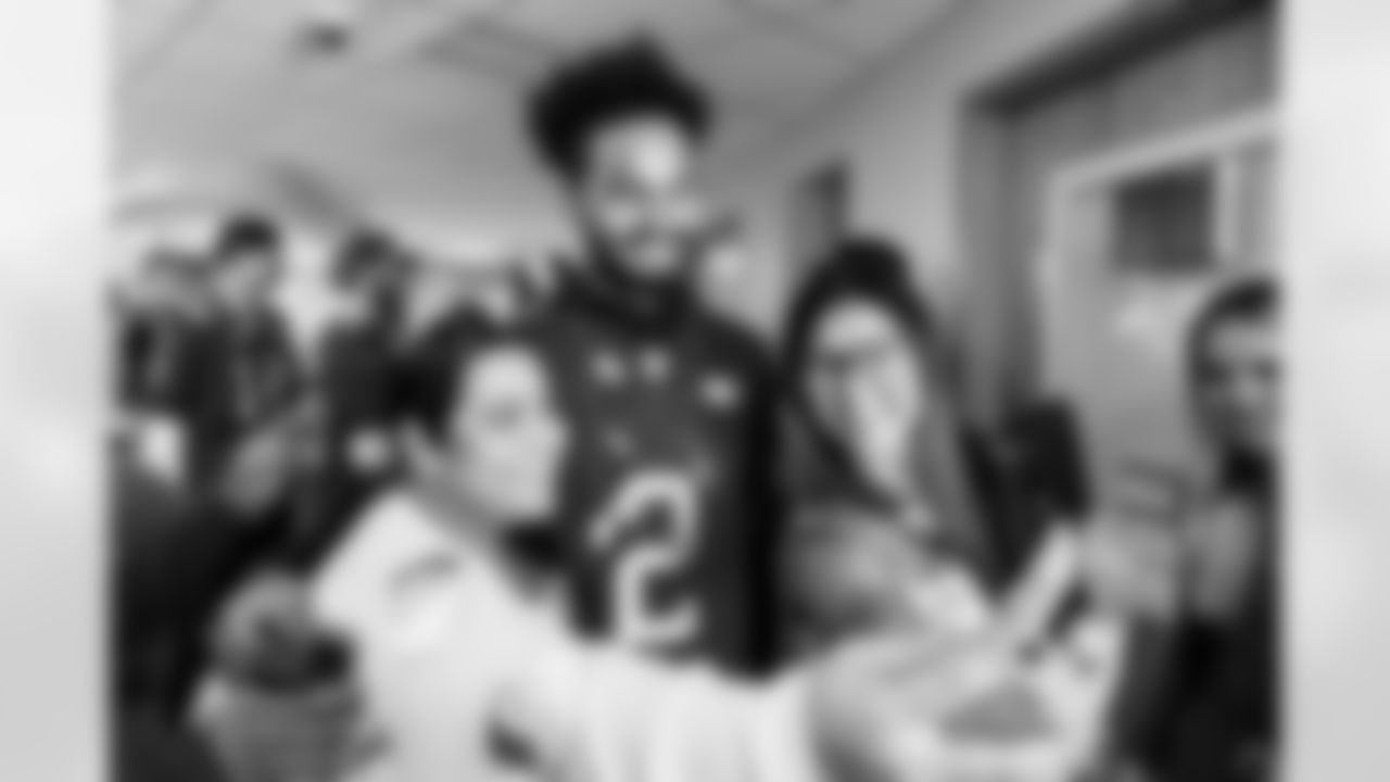 ST. PETERSBURG, FL - December 16, 2025 - Rookie Club visit to Johns Hopkins All Children's Hospital. Photo By Tori Richman/Tampa Bay Buccaneers