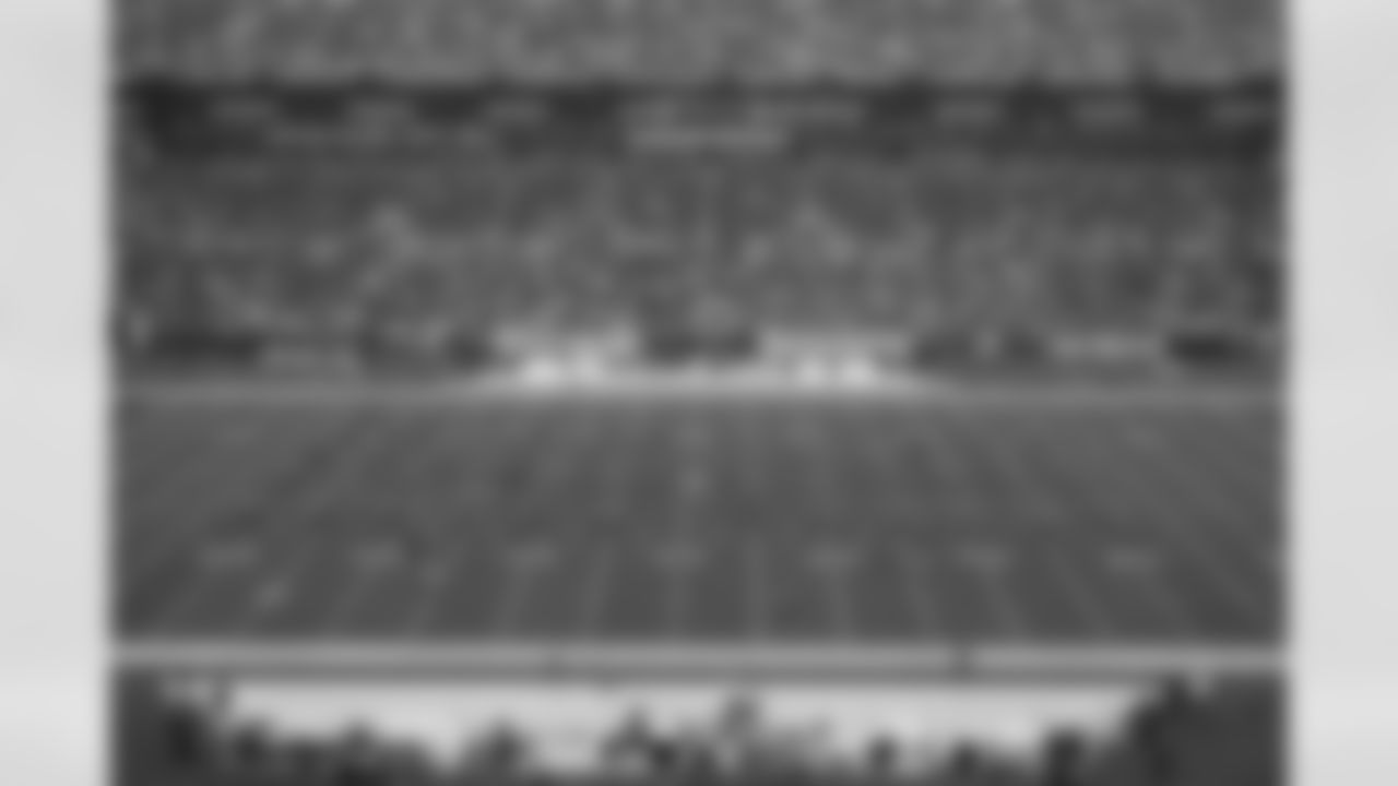 TAMPA, FL - December 07, 2025 - The Tampa Bay Buccaneers and New Orleans Saints during a regular season game at Raymond James Stadium. The Bucs lost the game, 24-20. Photo By Dave Pullis/Tampa Bay Buccaneers