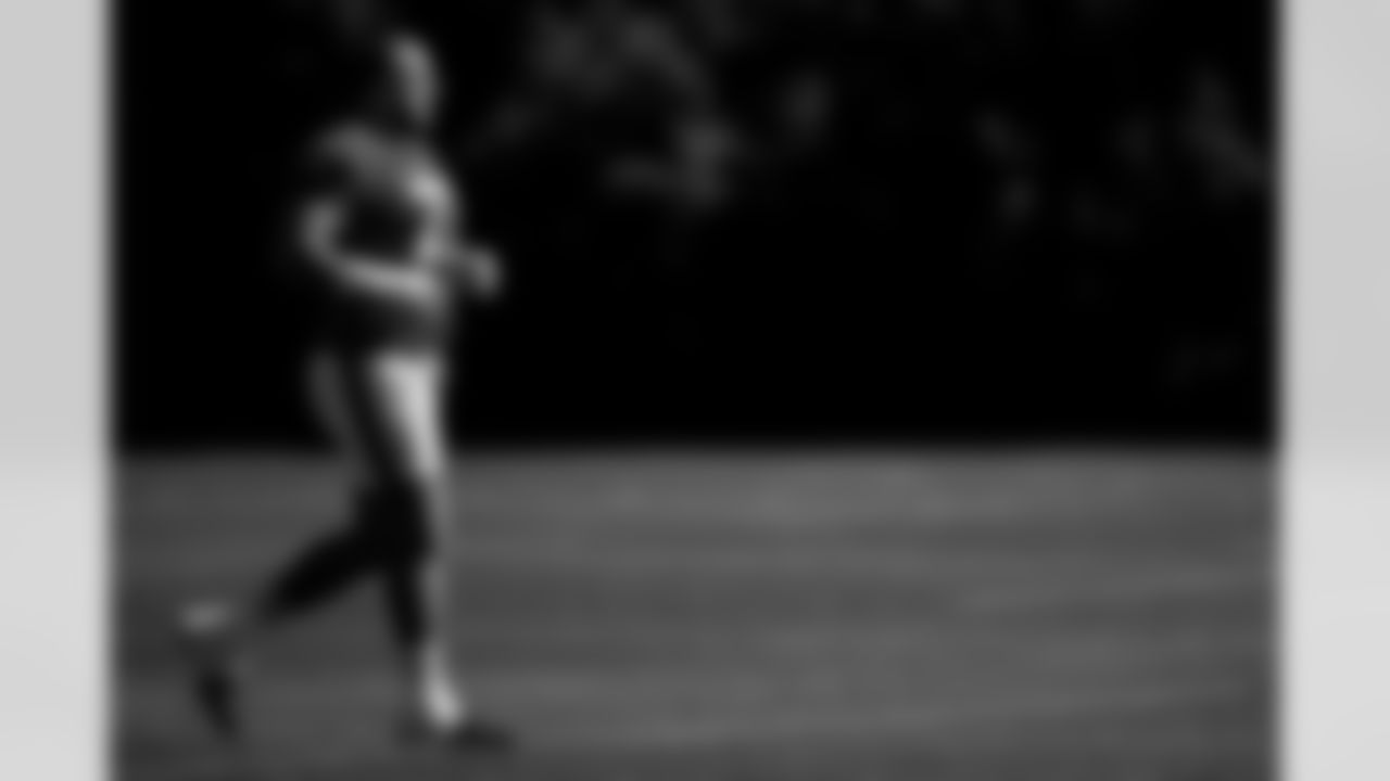 TAMPA, FL - November 28, 2025 - Offensive Lineman Lorenz Metz #71 of the Tampa Bay Buccaneers during practice at AdventHealth Training Center. Photo By Kyle Zedaker/Tampa Bay Buccaneers